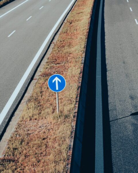 Autoroute à 150 km/h : une fausse information qui a induit en erreur les médias