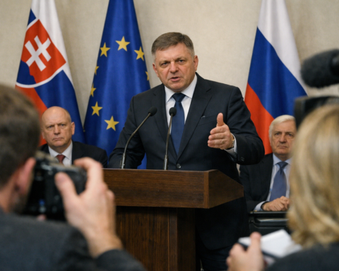 Bratislava exige la levée des sanctions contre deux oligarques russes, risquant de paralyser le régime européen