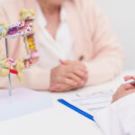 Cancer colorectal : peu de coloscopies réalisées dans les délais après un test positif en France