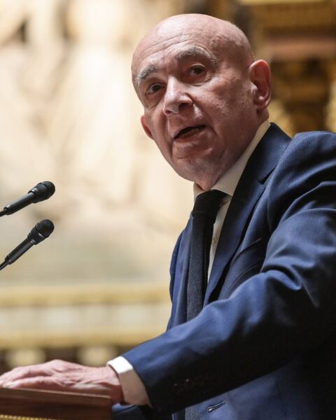 Claude Malhuret critique la stratégie américaine au Moyen-Orient lors d'un débat au Sénat