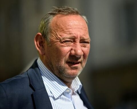 David Robo réélu dès le premier tour des municipales 2026 à Vannes avec plus de 50 % des voix