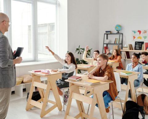 De plus en plus d'élèves associent études secondaires et emploi.