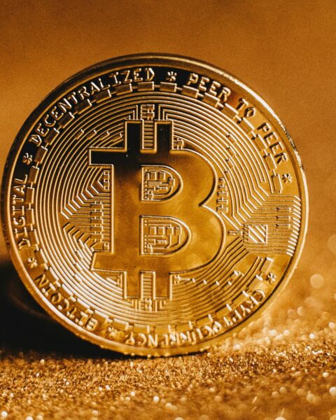 Des baleines bitcoin transfèrent près de 148 millions de dollars après 13 ans d'inactivité