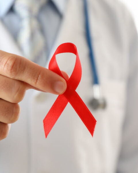 Des idées reçues nuisent à la prévention du VIH chez les jeunes en France