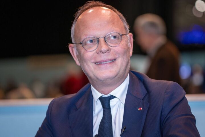 Édouard Philippe se positionne comme un concurrent sérieux pour la présidentielle de 2027, défiant le Rassemblement national