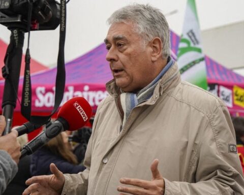 Élections municipales 2026 à Cholet : Isabelle Leroy, ex-adjointe, bat le maire sortant Gilles Bourdouleix