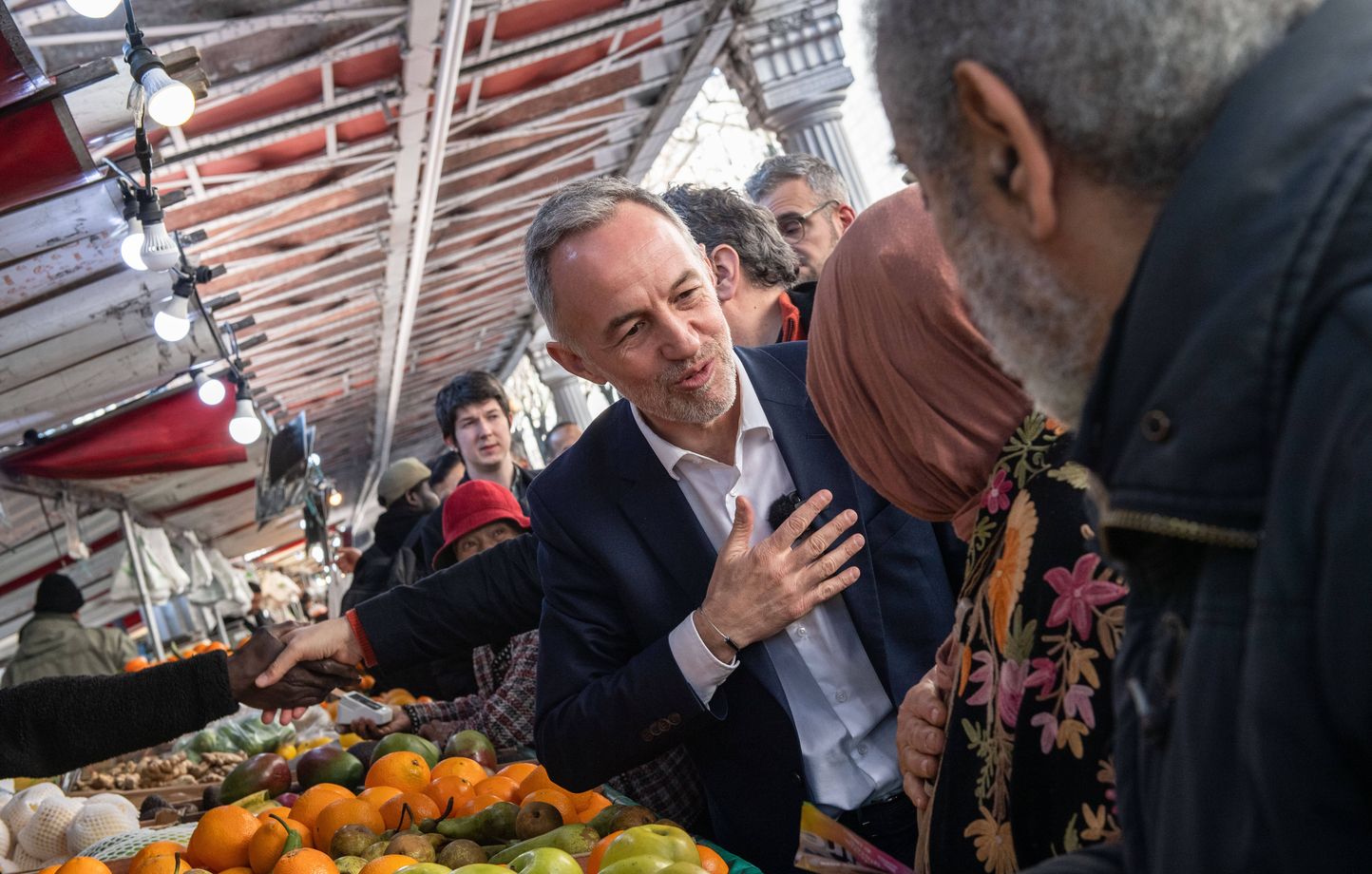 Élections municipales 2026 : Emmanuel Grégoire propose la gratuité des cantines pour les ménages modestes