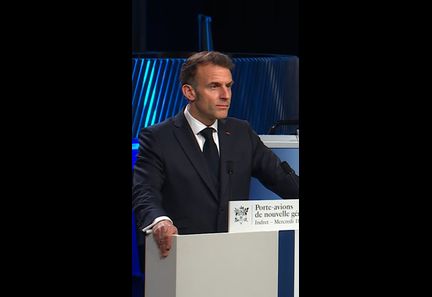 Emmanuel Macron annonce que le nouveau porte-avions français s'appellera "France libre"