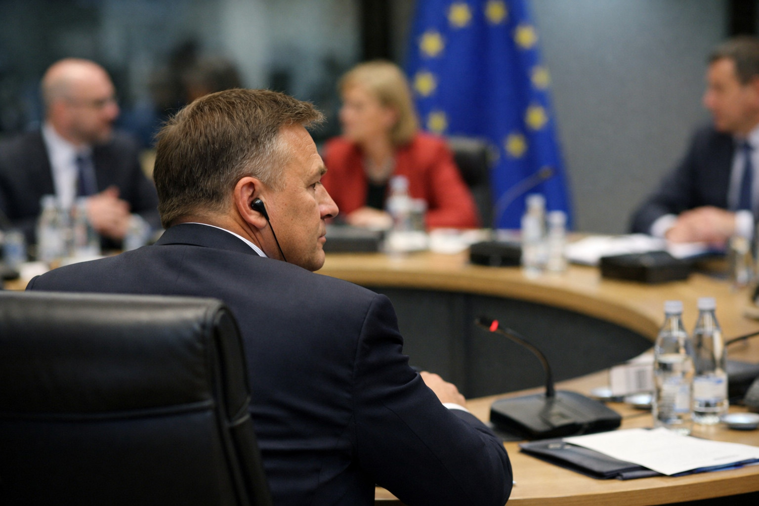 Un ministre hongrois accusé d'avoir informé Moscou des délibérations secrètes de l'UE