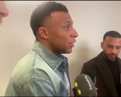 Football : Kylian Mbappé fait le point sur sa blessure au genou avant le dernier rassemblement des Bleus à Clairefontaine.