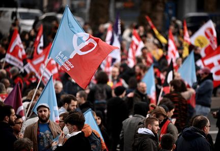 France Télévisions se conforme à la classification de l'extrême gauche pour La France insoumise