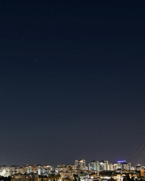 Frappes américano-israéliennes détruisent le QG des Gardiens de la révolution iraniens, la tension monte au Moyen-Orient