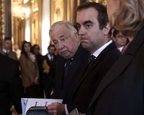 Gérard Larcher appelle à un « candidat unique » de la droite et du centre avant novembre 2027