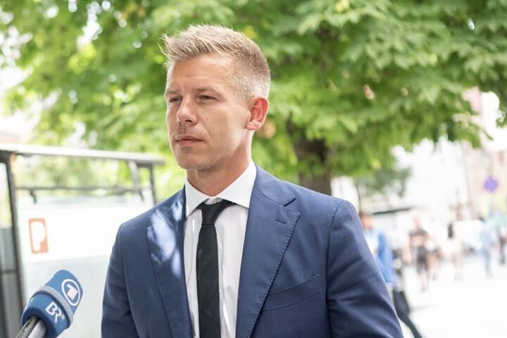 Hongrie: le leader de l'opposition Peter Magyar promet d'écarter les alliés d'Orban en cas de victoire