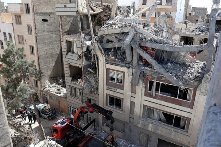 Israël promet d'intensifier ses frappes contre l'Iran, Téhéran appelle les civils près des cibles américaines à évacuer