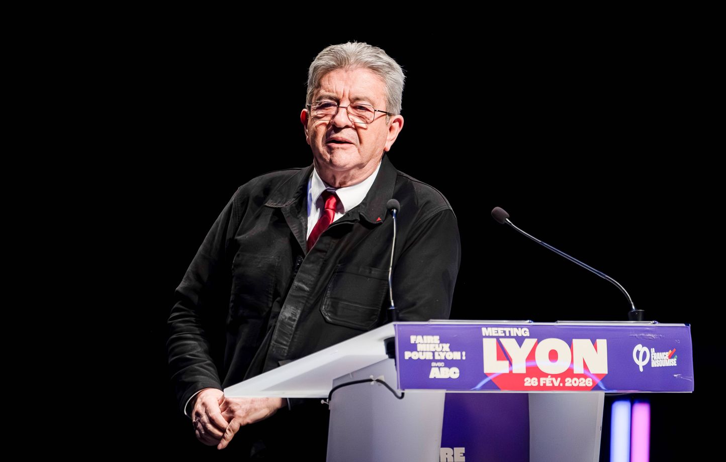 Jean-Luc Mélenchon défend son discours sur Epstein et rejette toute accusation d'antisémitisme