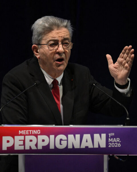 Jean-Luc Mélenchon présente des excuses à Raphaël Glucksmann après des propos jugés antisémites