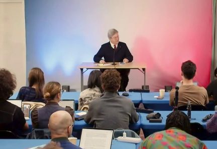 Jean-Luc Mélenchon privilégie les nouveaux médias lors d'une conférence de presse exclusive