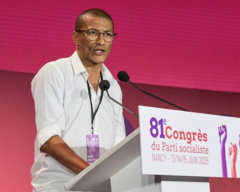 Karim Bouamrane appelle à la démission d'Olivier Faure après l'échec des alliances PS-LFI