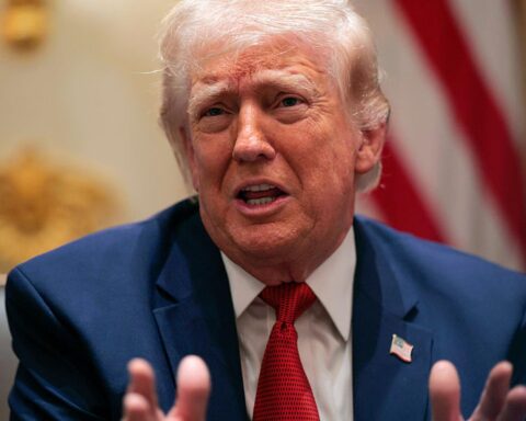 La Maison Blanche exprime sa volonté de mettre fin à la guerre en Iran sans rouvrir le détroit d'Ormuz