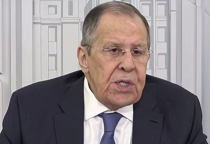 Lavrov : la Russie ne transmet pas de renseignements à l'Iran, mais soutient ses intérêts stratégiques