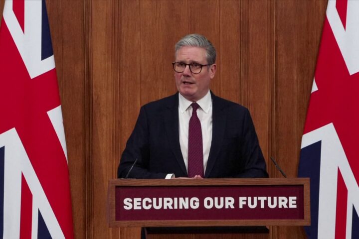 Le gouvernement britannique suspend les dons en cryptomonnaies suite à des contributions au parti Reform UK