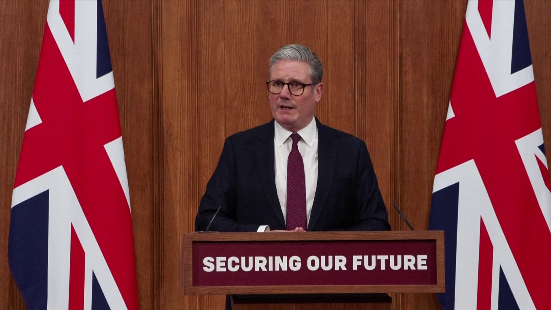 Le gouvernement britannique suspend les dons en cryptomonnaies suite à des contributions au parti Reform UK