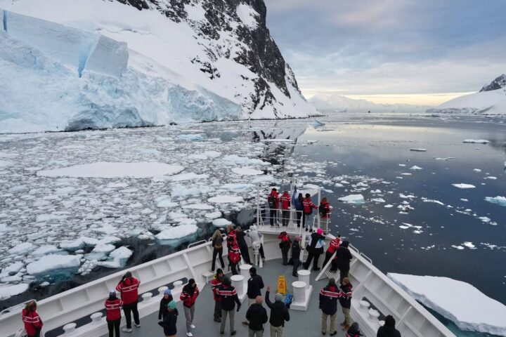 L’exploration de l’Antarctique reste autorisée mais strictement encadrée par des réglementations internationales