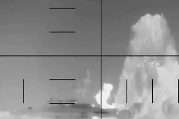 L'Iran avertit que les États-Unis "regretteront amèrement" le naufrage d'un navire de guerre iranien