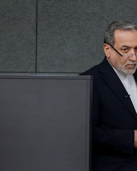 L'Iran refuse les négociations de cessez-le-feu et se déclare prêt à une invasion terrestre des États-Unis