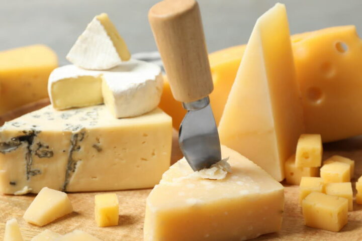 Manger du fromage sans augmenter son cholestérol : quelles options santé ?