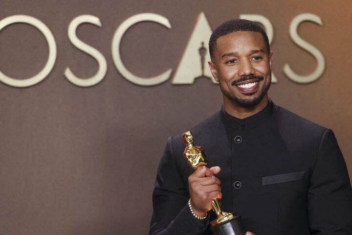 Michael B. Jordan célèbre son Oscar dans un fast-food américain après sa victoire aux Oscars 2026