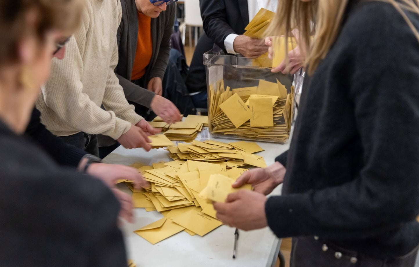 Municipales 2026 en Bretagne : la droite s'empare de nombreuses villes face à l'effondrement du socialisme