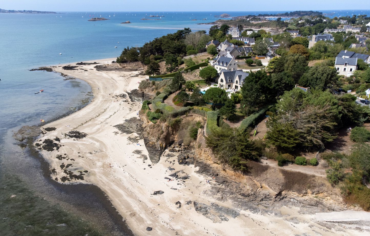 Municipales 2026 : le droit de vote pour les propriétaires de résidences secondaires suscite débat