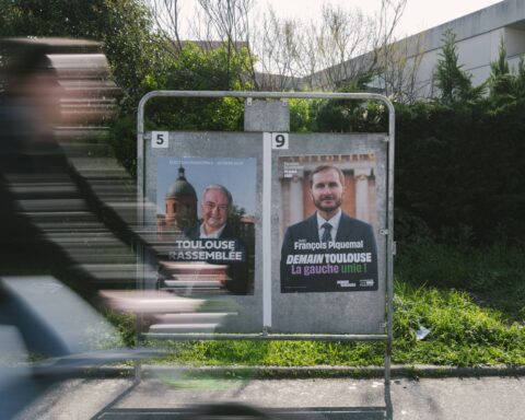 Municipales 2026 : les alliances avec LFI, un atout ou un frein pour la gauche ?