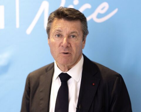 Municipales 2026 : un ancien policier en garde à vue dans l'affaire de la tête de porc devant le domicile d'Estrosi