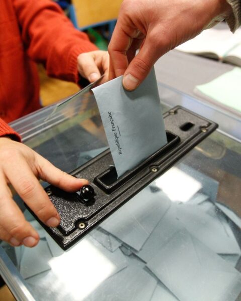 Municipales 2026 : un couple de Livarot-Pays-d’Auge candidat sur des listes opposées