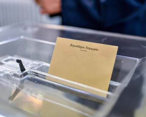 Municipales 2026 : un maire sortant de Narbonne échoue à la réélection d'une voix seulement