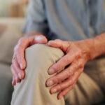 Pourquoi certaines articulations craquent-elles lors des mouvements ?