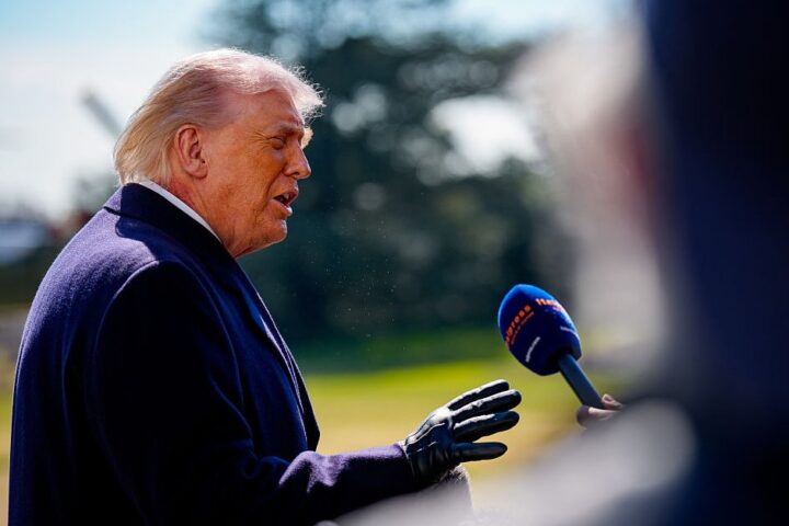 Pourquoi une attaque contre l'Iran maintenant ? Des conseillers clés de Trump évoquent des ‘tactiques de jeux, de pièges et de délais’