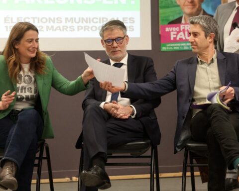 Primaires de la gauche en 2027 : incertitudes grandissantes après les municipales en France