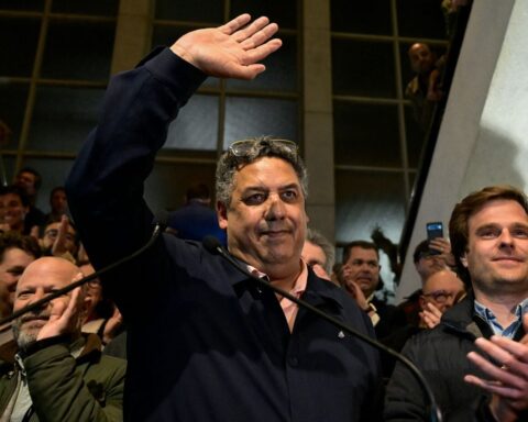 Serge Blanco élu maire de Biarritz avec 41,92 % des voix au second tour