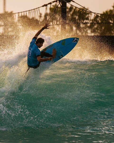 Surf Abu Dhabi : une révolution dans le monde des vagues artificielles pour le surf