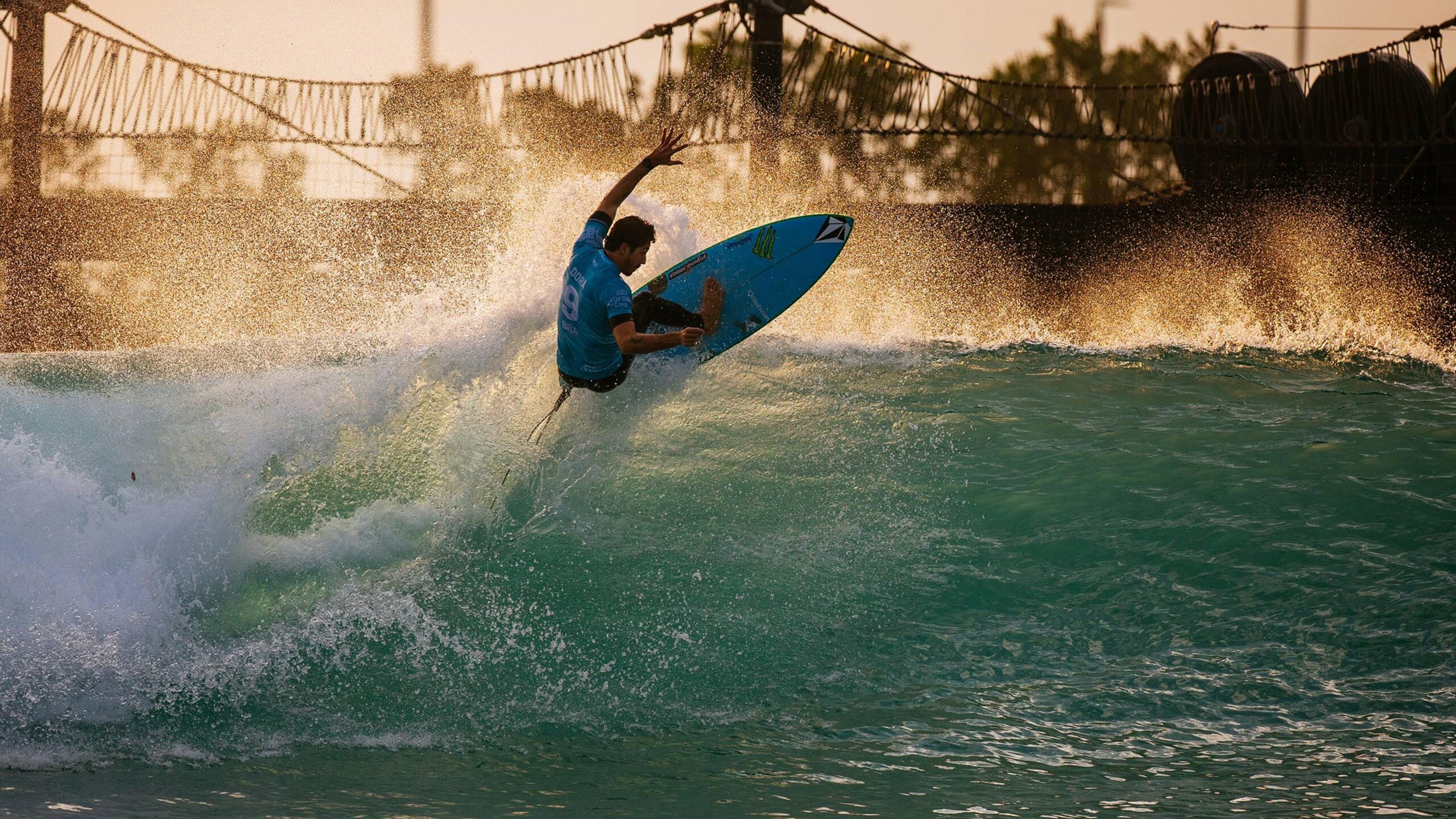 Surf Abu Dhabi : une révolution dans le monde des vagues artificielles pour le surf