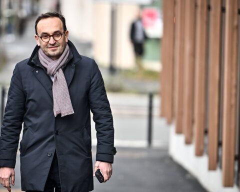 Thomas Cazenave (Macron) remporte les municipales 2026 à Bordeaux, Pierre Hurmic vaincu