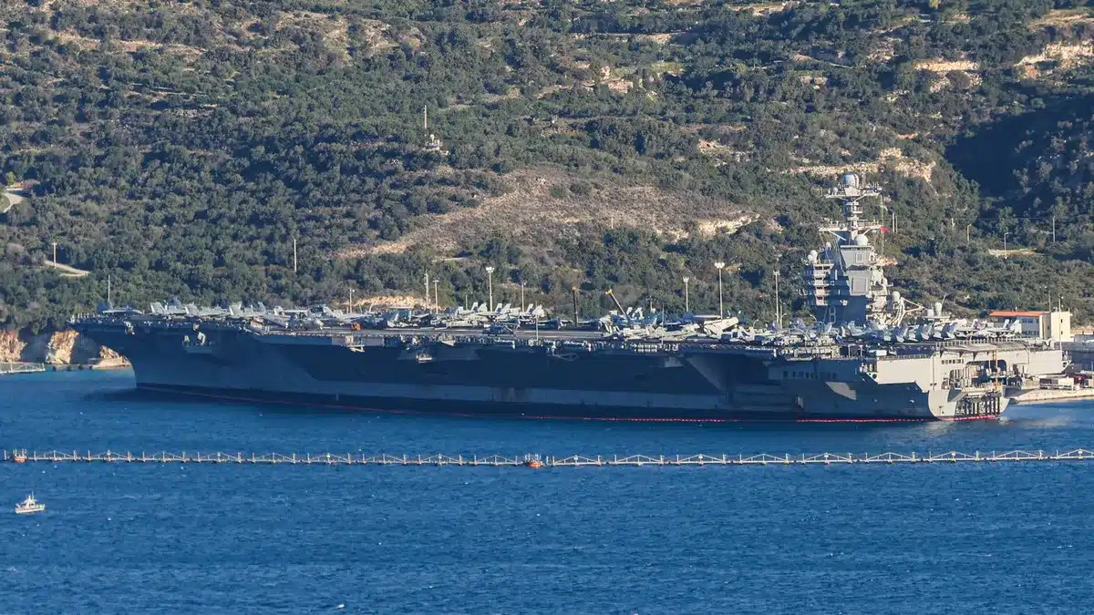 Toilettes bouchées et équipage épuisé : l'USS Gerald Ford quitte le Moyen-Orient dans une situation préoccupante.