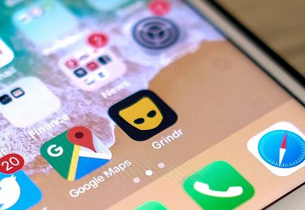 Une charte pour lutter contre les guet-apens homophobes signée par le gouvernement et des applications de rencontre