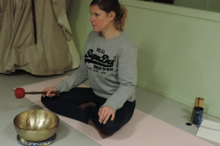 Val-Revermont : la médiathèque lance des ateliers de yin yoga et bien-être pour les parents