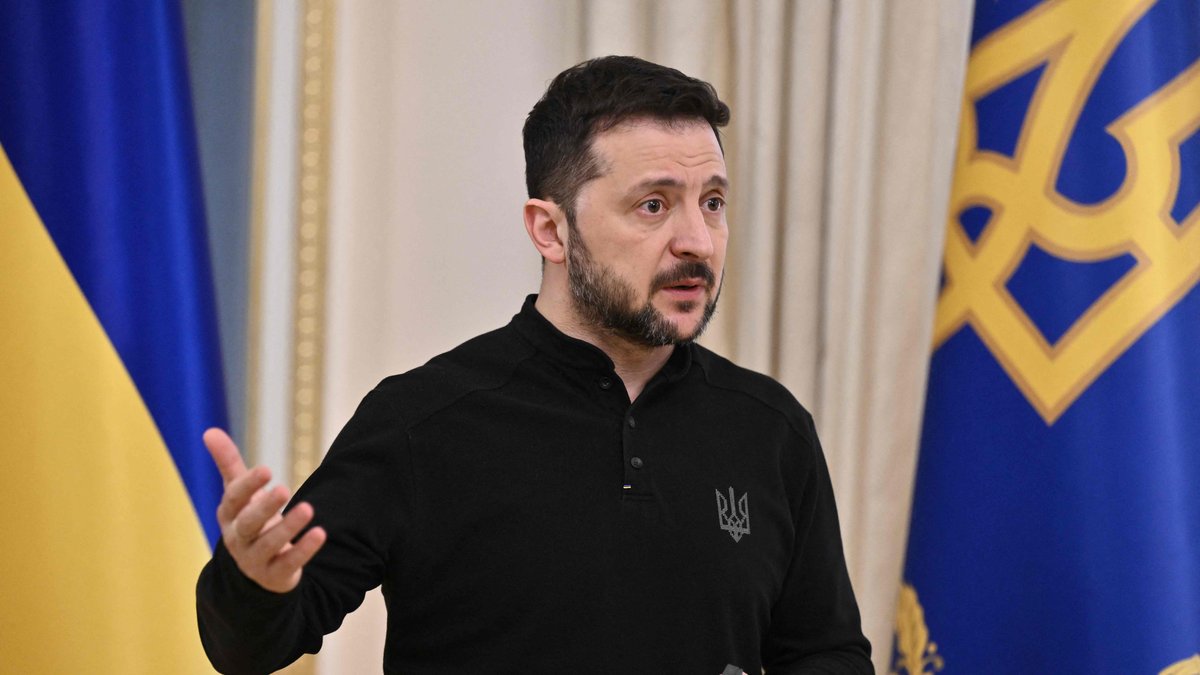 Volodymyr Zelensky arrive à Paris pour discuter de la pression sur la Russie avec Emmanuel Macron