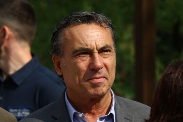 Yves Foulon, maire d'Arcachon, présente des excuses après des menaces et des insultes envers un opposant